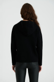 Komfortowy sweter z kapturem i błyszczącymi troczkami, czarny