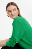Sweter w zielonym kolorze