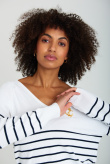 Wiskozowy sweter z nadrukiem w paski, biały