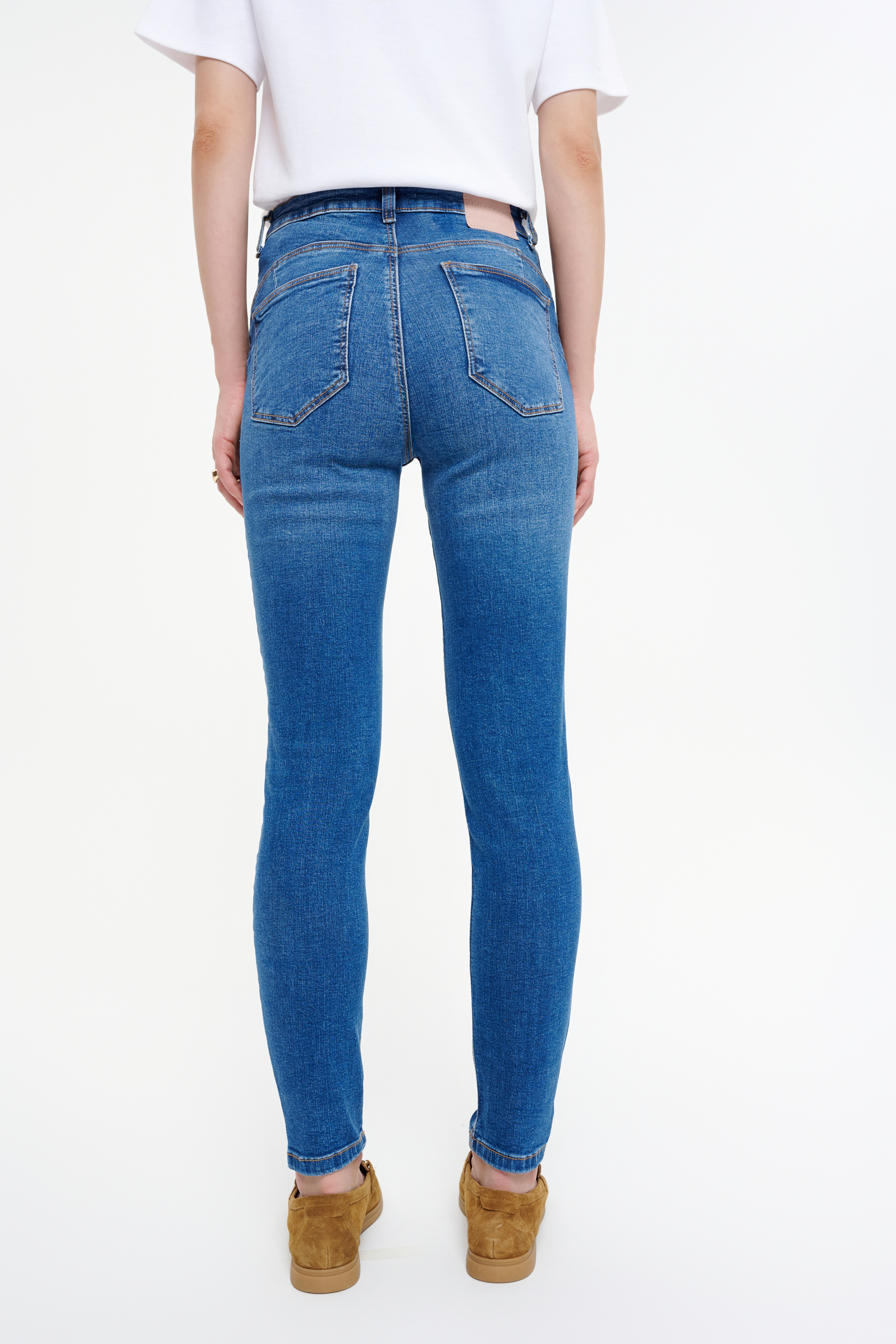 Spodnie jeansowe w niebieskim kolorze