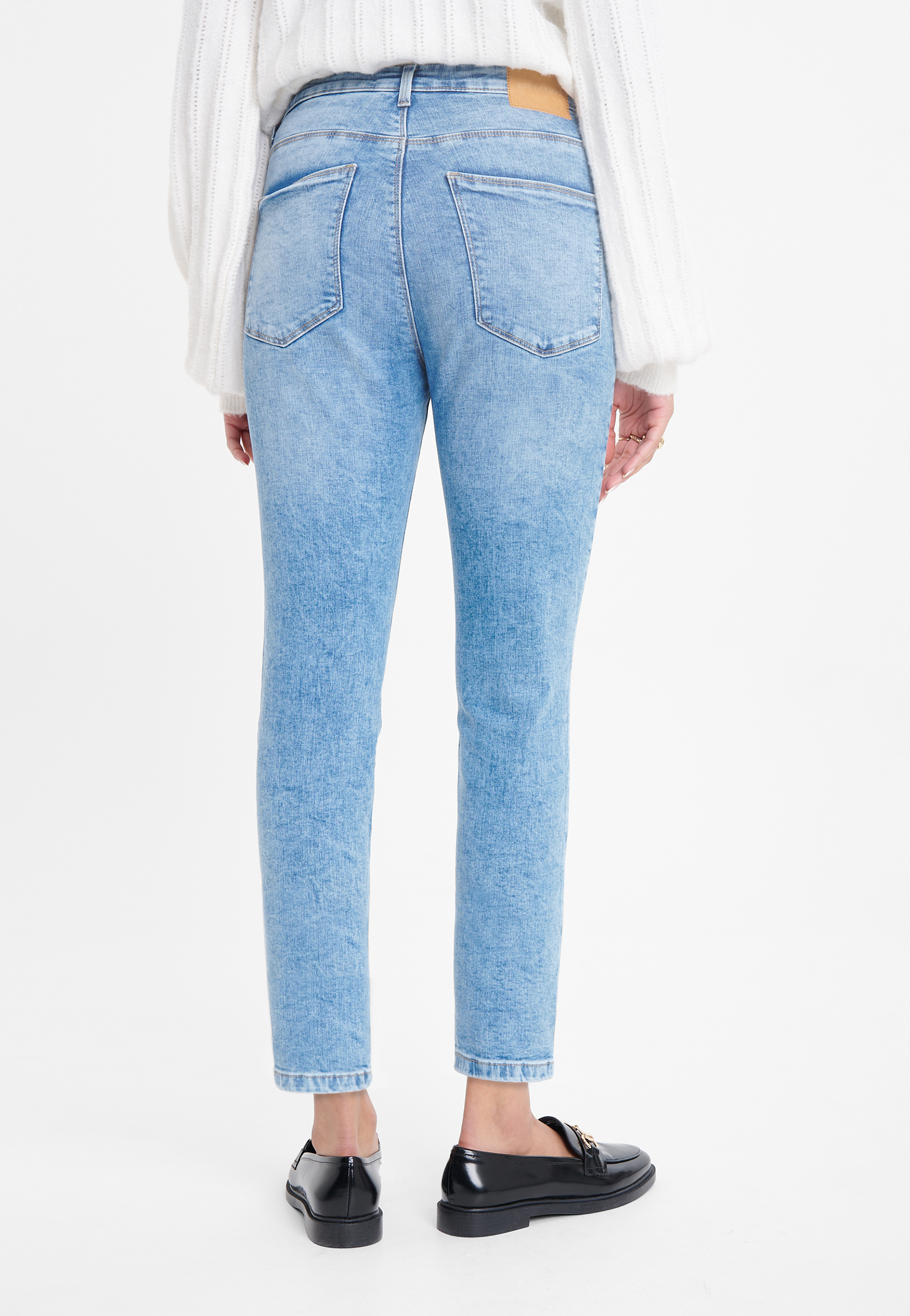 Spodnie jeansowe w jasnoniebieskim kolorze