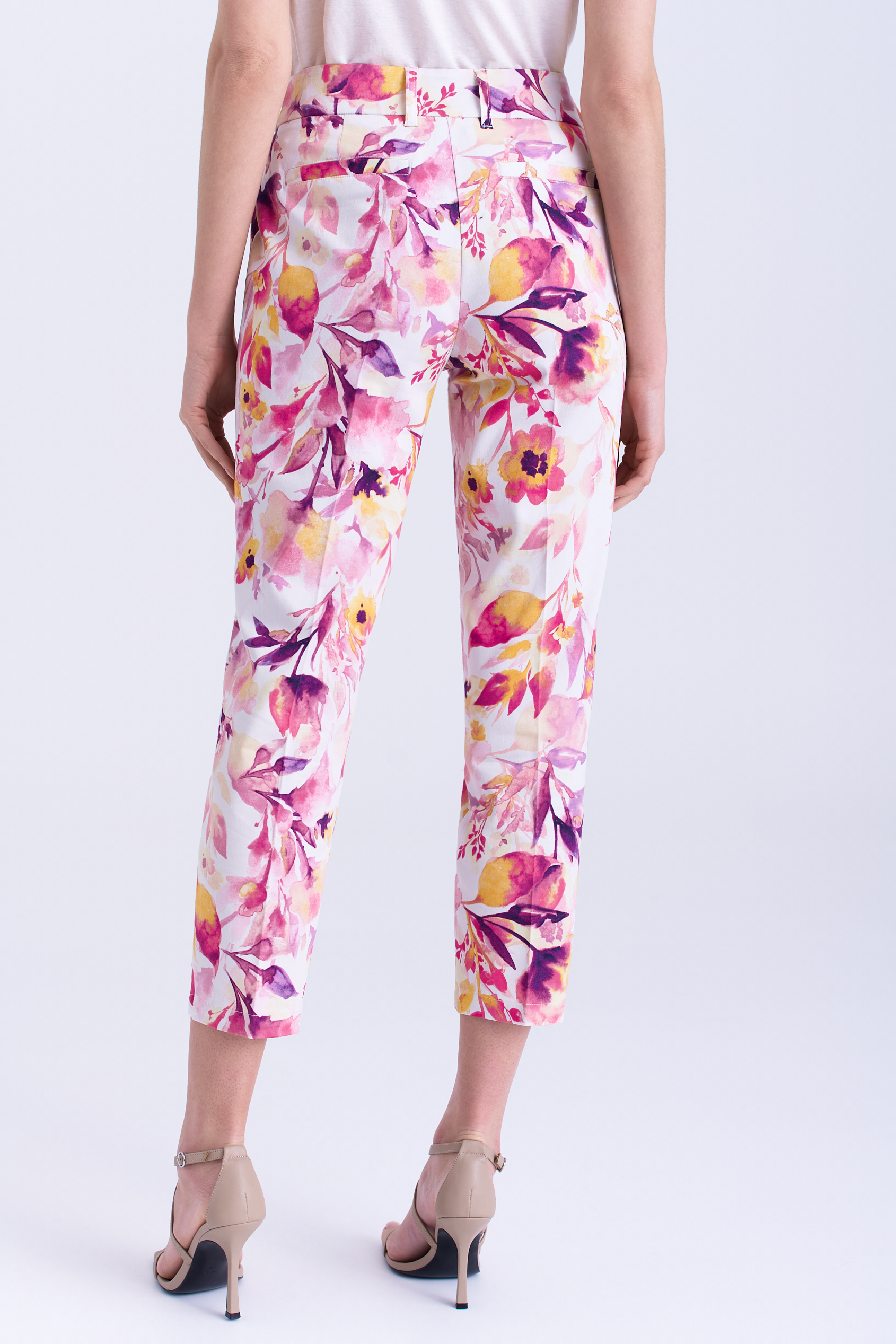 Spodnie z printem w wielobarwne kwiaty