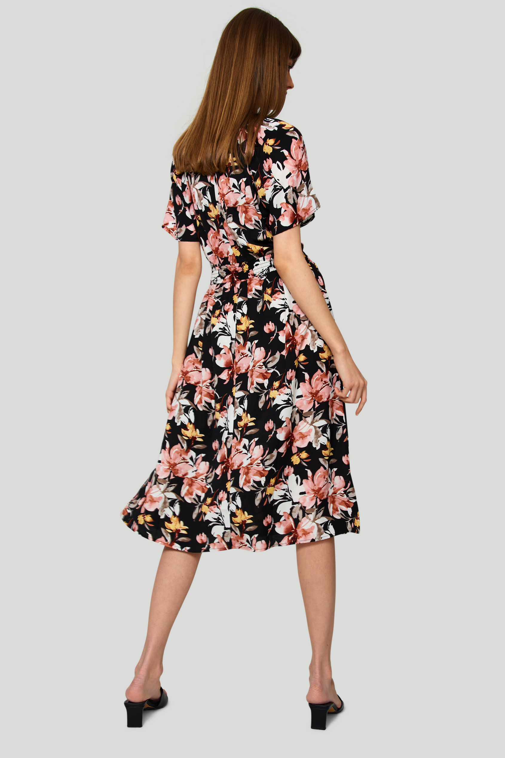 Elegancka sukienka z nadrukiem