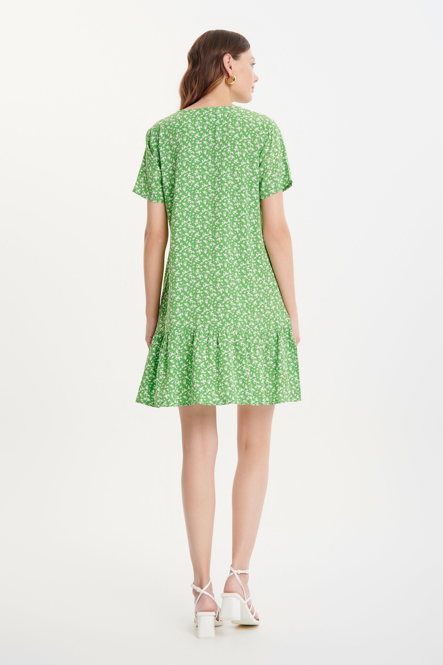 Zielona sukienka mini w drobne kwiaty