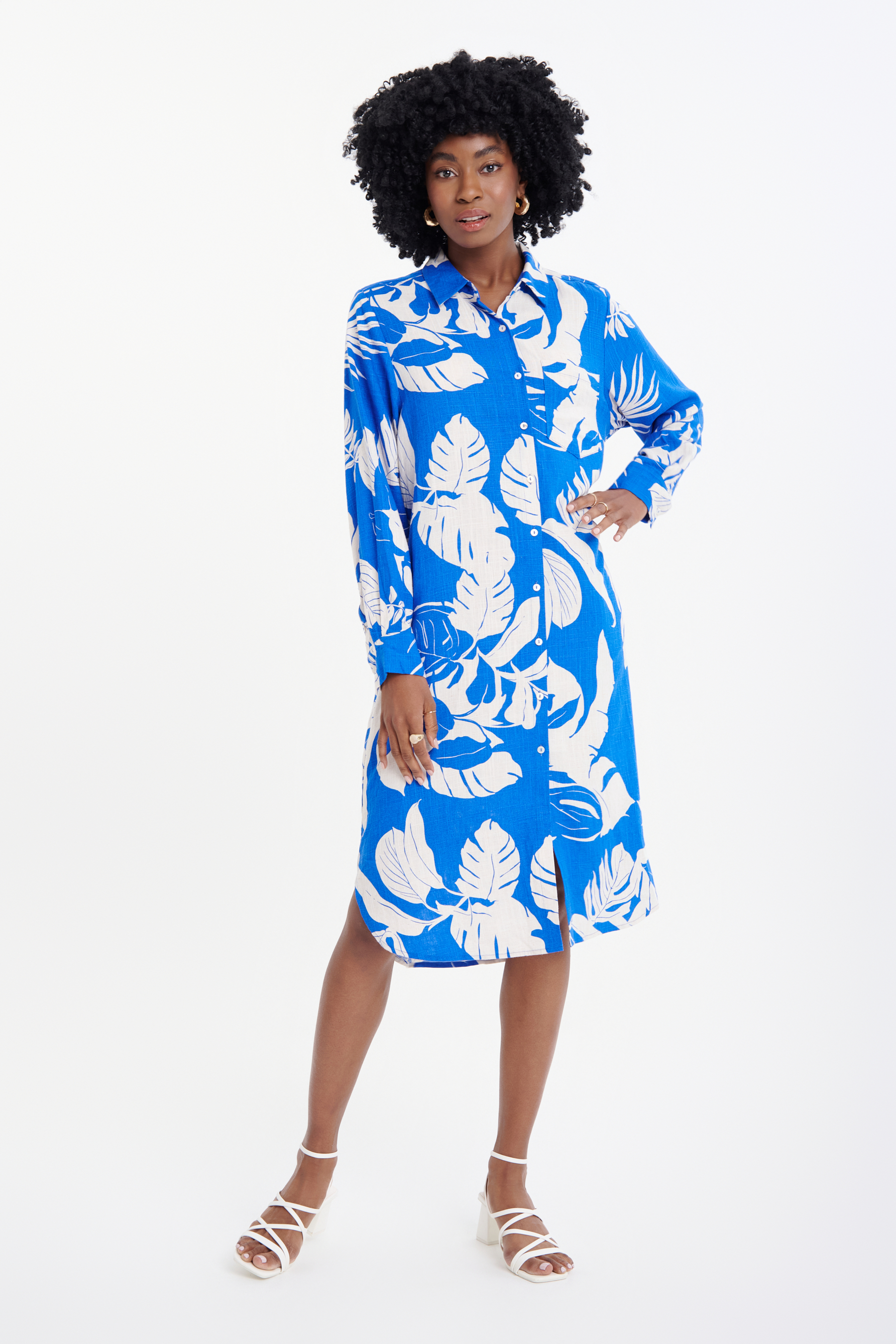 Wiskozowa sukienka z nadrukiem tropic kobalt