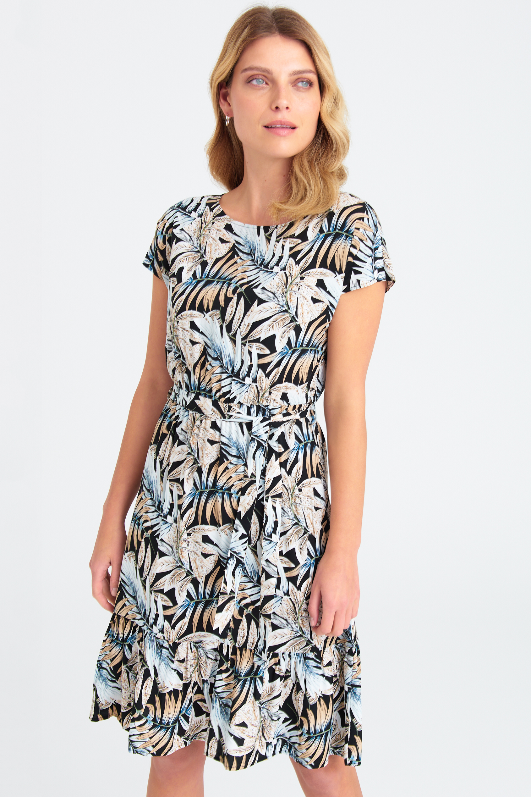 Stylowa sukienka z tropikalnym printem