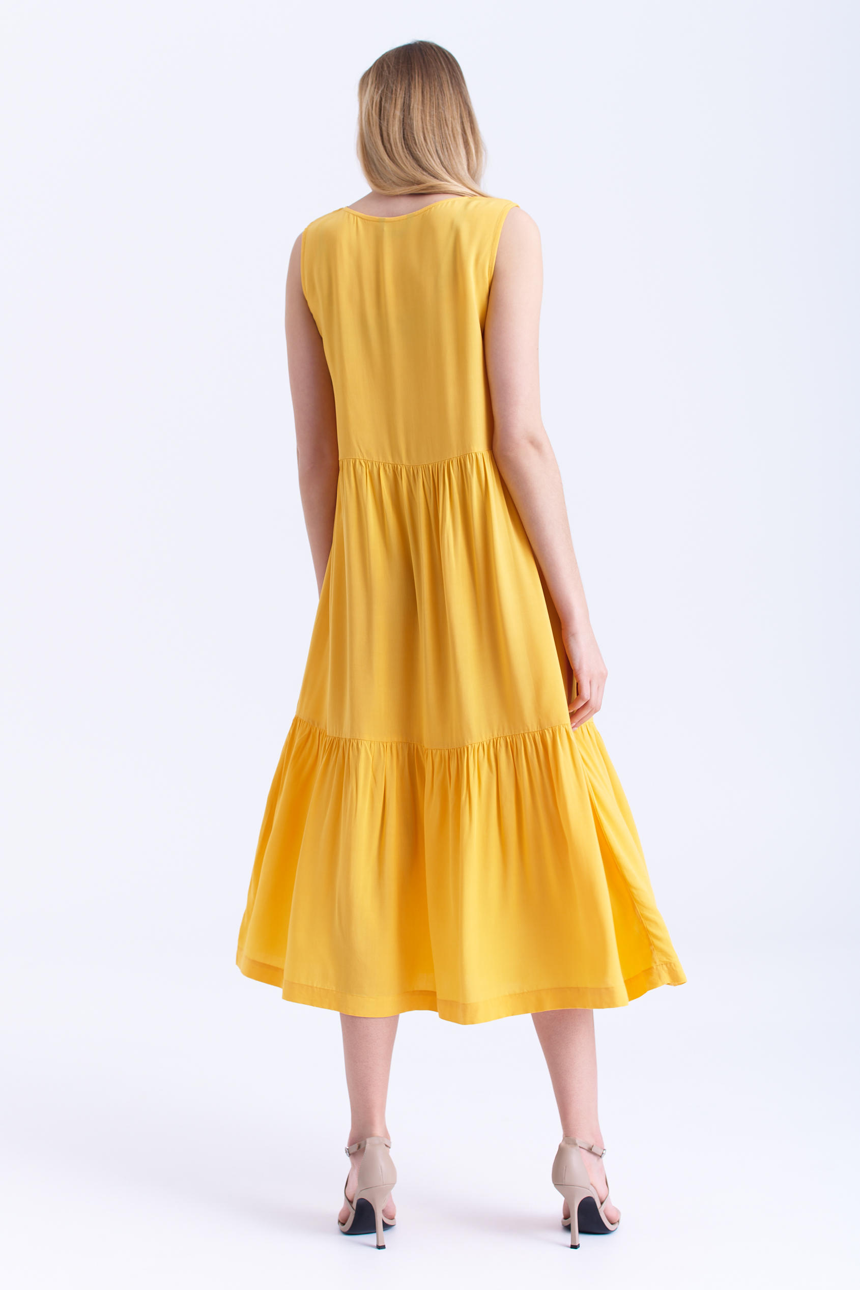 Żółta sukienka z falbaną