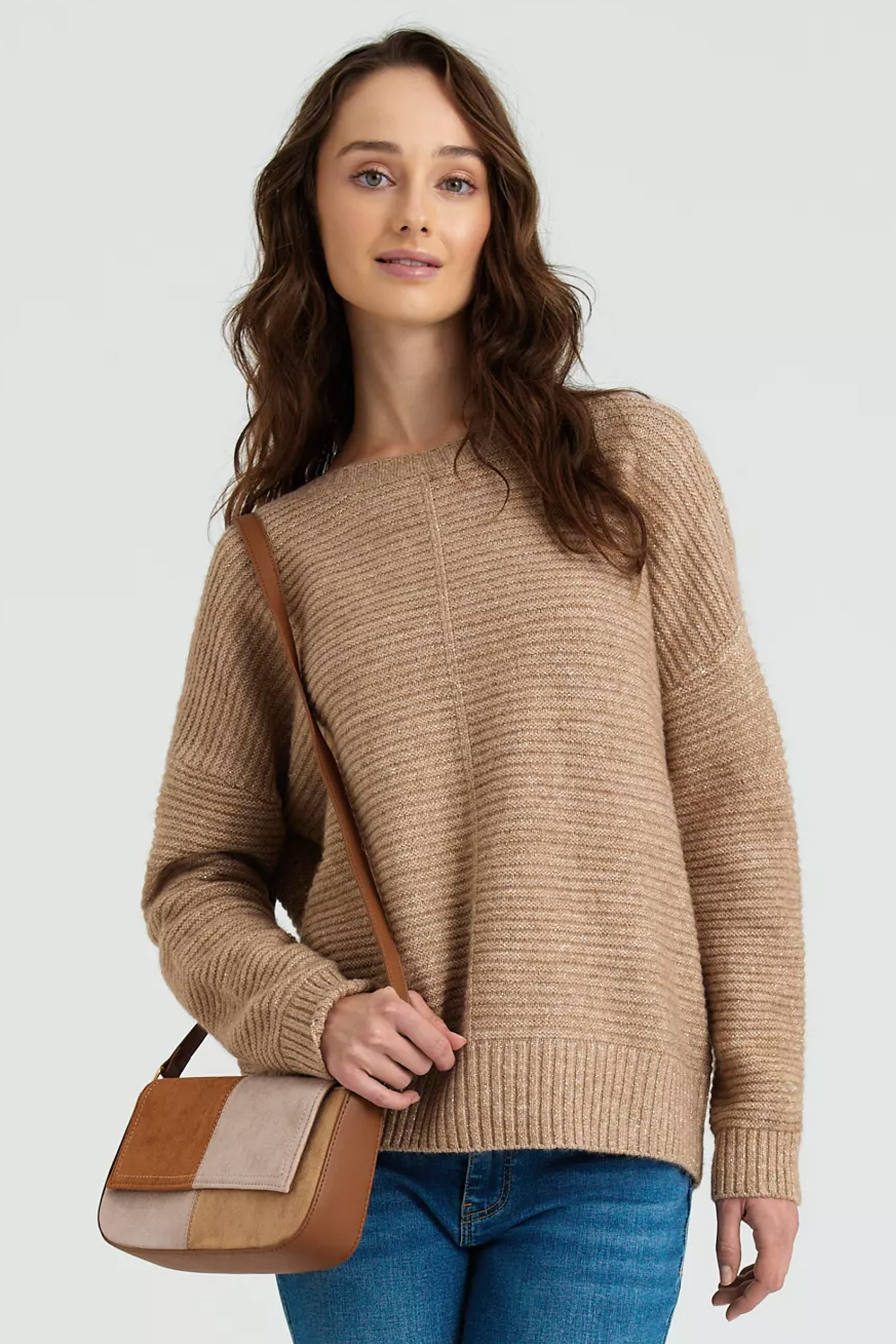 Beżowy sweter z domieszką wełny