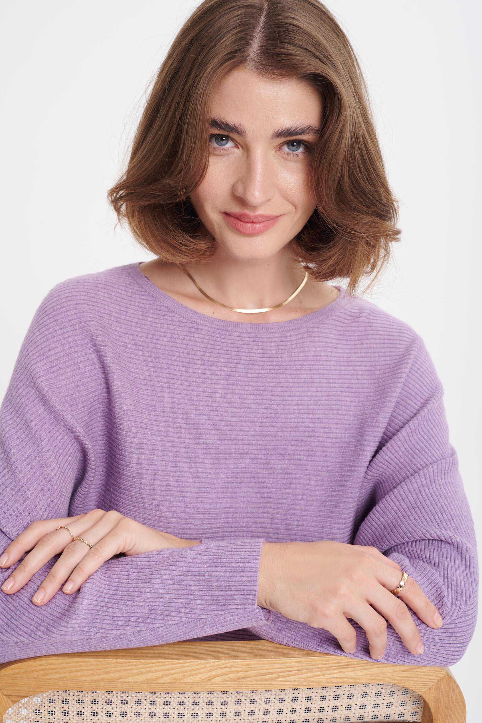 Sweter o luźnym kroju, jasnofioletowy