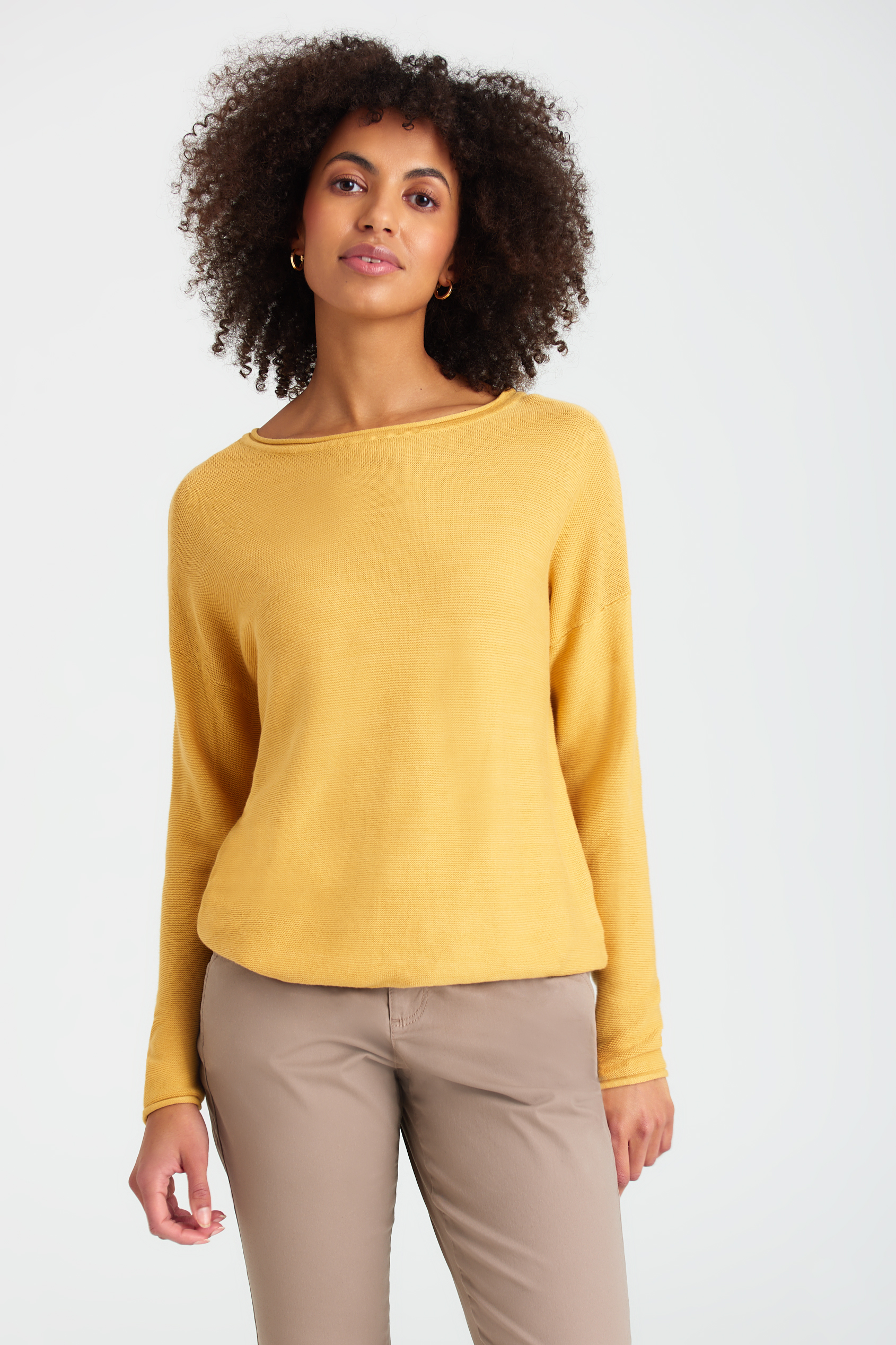 Wiskozowy, luźny sweter w żółtym kolorze