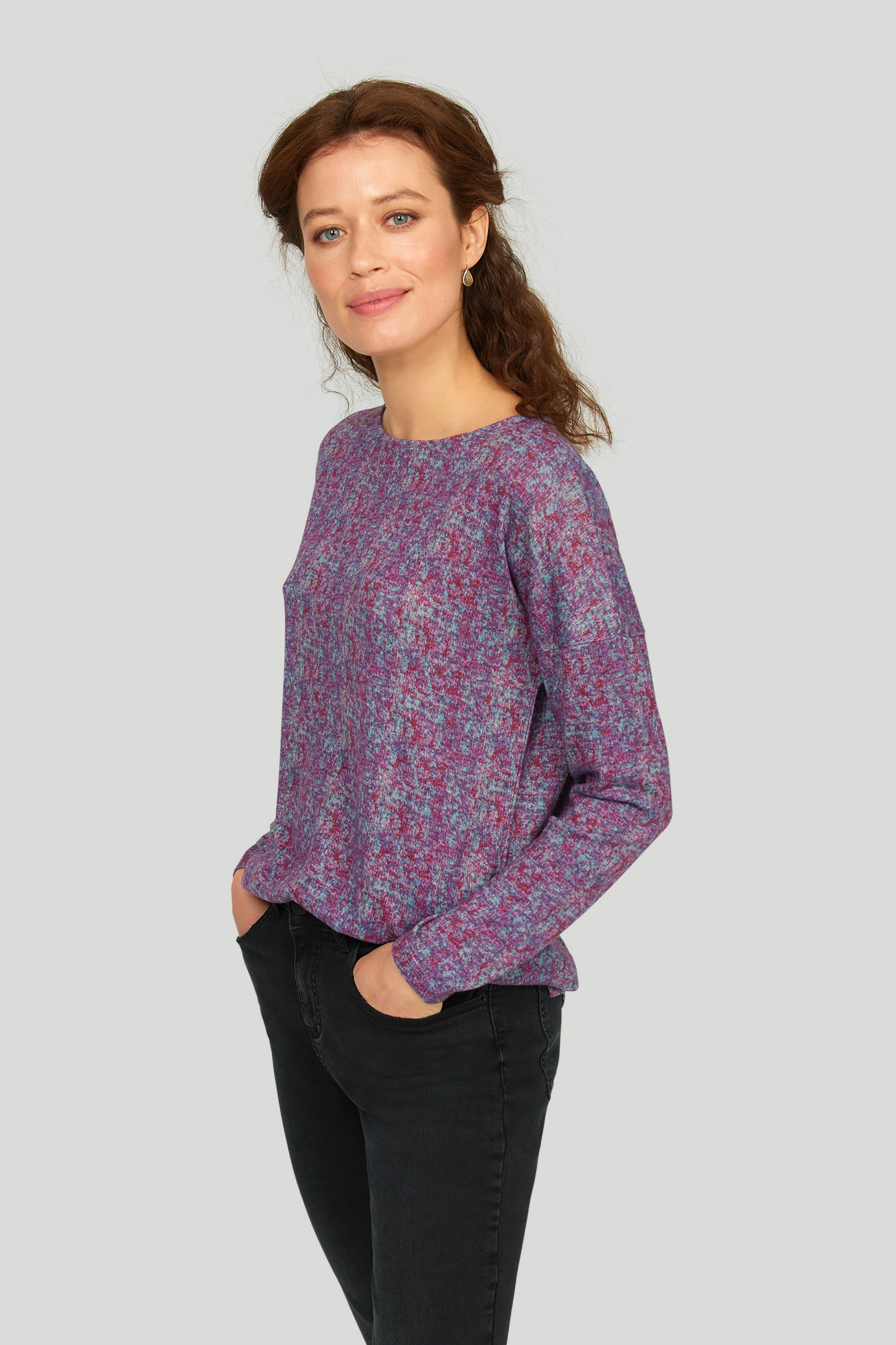 Fioletowy sweter z zaokrąglonym dołem