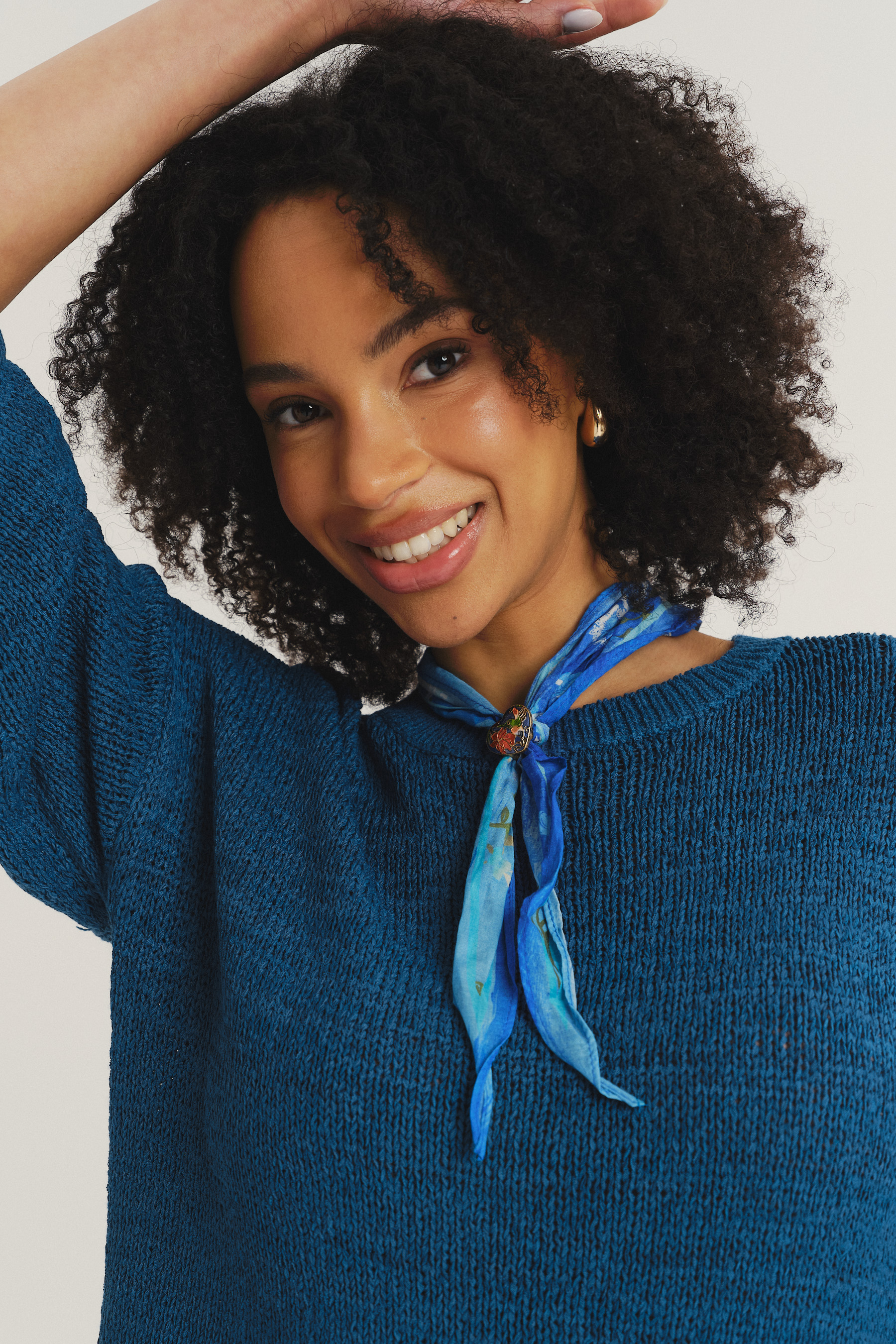 Turkusowy sweter z rękawem 3/4