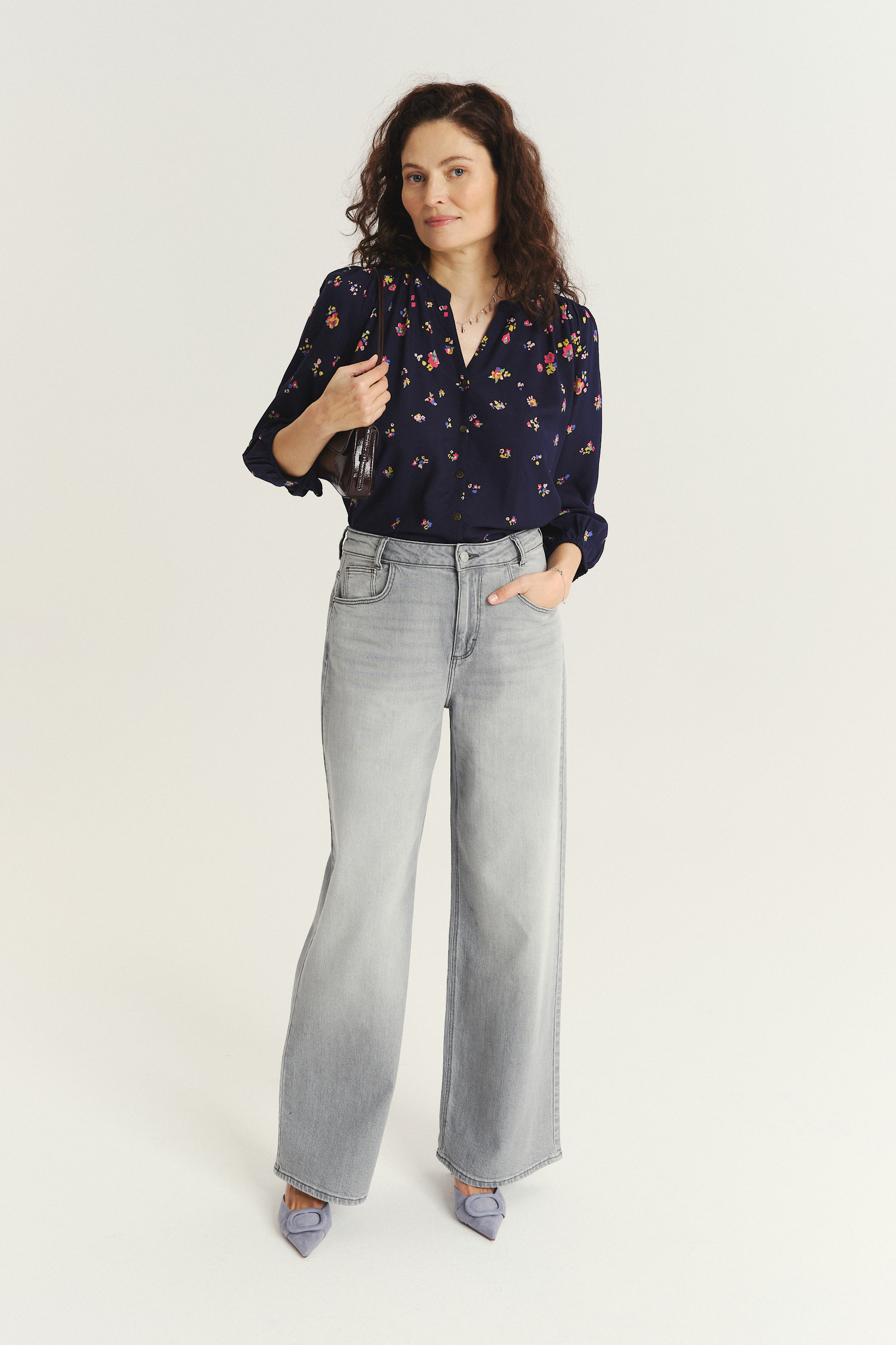 Wiskozowa bluzka w drobne kwiaty